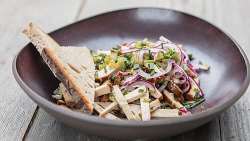 Räuchertofu als Salat aka Wurstsalat