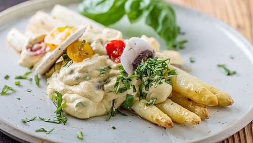 Sauce Hollandaise mit Pilzen & Kirschtomaten