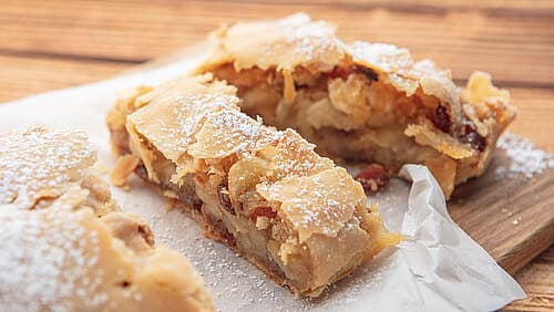 Apfelstrudel mit Vanillesoße