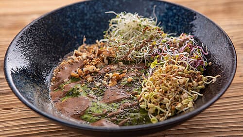 Green Smoothie-Bowl mit Sprossen