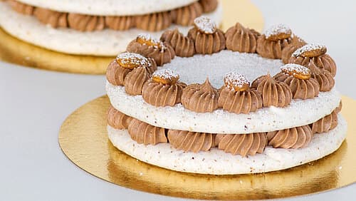 Haselnuss-Nougat-Dacquoise