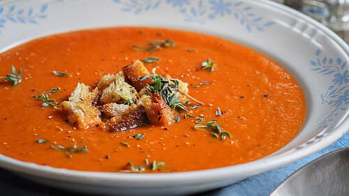 Geröstete Tomatensuppe aus dem Ofen