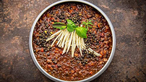 Mediterran gekeimte Linsensuppe