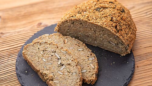 Haferflocken-Saaten-Eiweißbrot