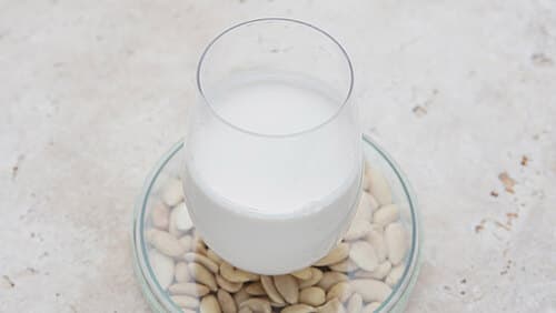 Mandelmilch