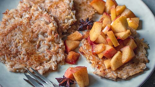 Reispuffer mit heißen Zimt-Äpfeln