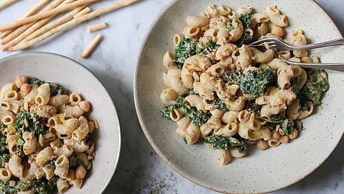 Hummus-Pasta mit Grünkohl (oder Spinat) Hummus-Pasta mit Grünkohl (oder Spinat)