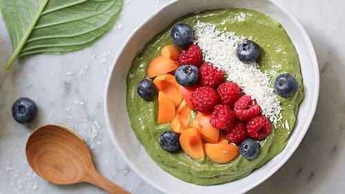 Fruchtige Green Smoothie-Bowl Fruchtige Green Smoothie-Bowl
