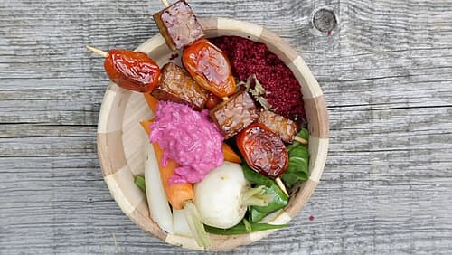 Sommer-Bowl mit Schaschlik Sommer-Bowl mit Schaschlik