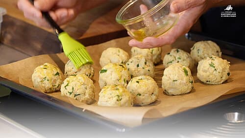 Pilzgulasch Teil II: gebackene Knödel Pilzgulasch Teil II: gebackene Knödel