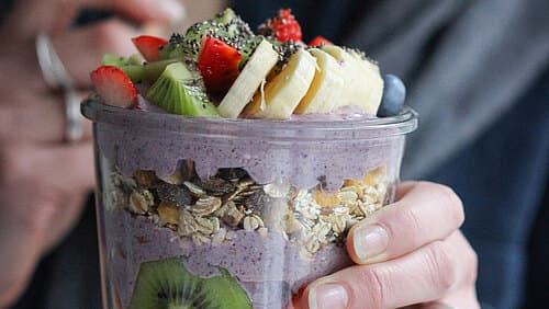 Schnelles Açai-Büromüsli Schnelles Açai-Büromüsli