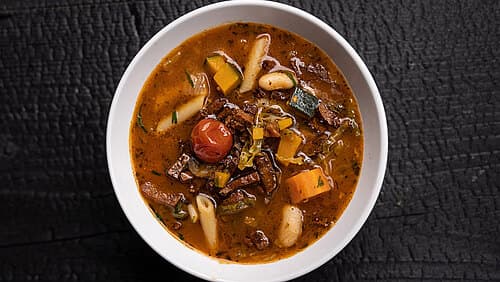 Minestrone mit Kürbis, Wirsing & Tofu Minestrone mit Kürbis, Wirsing & Tofu