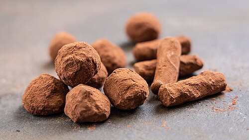 Aufdressierte Ganache-Praline Aufdressierte Ganache-Praline