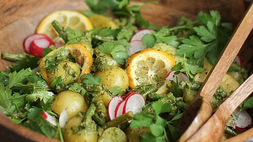 Kartoffelsalat mit Pesto & Radieschen Kartoffelsalat mit Pesto & Radieschen