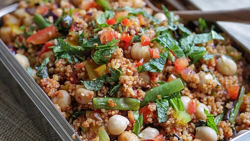 Gemüse-Couscous mit Kichererbsen Gemüse-Couscous mit Kichererbsen