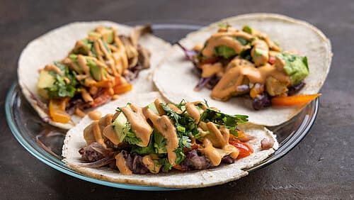 Ofen-Tacos mit Pilzen & Bohnen Ofen-Tacos mit Pilzen & Bohnen