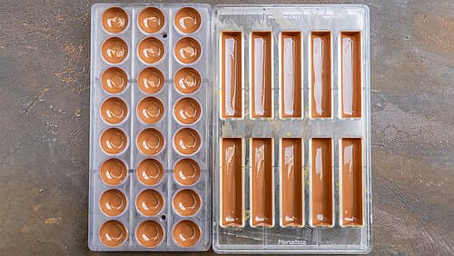 Pralinenformen gießen Pralinenformen gießen