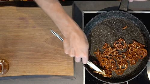 Nachspeise Teil 2: Brezen-Karamell Nachspeise Teil 2: Brezen-Karamell